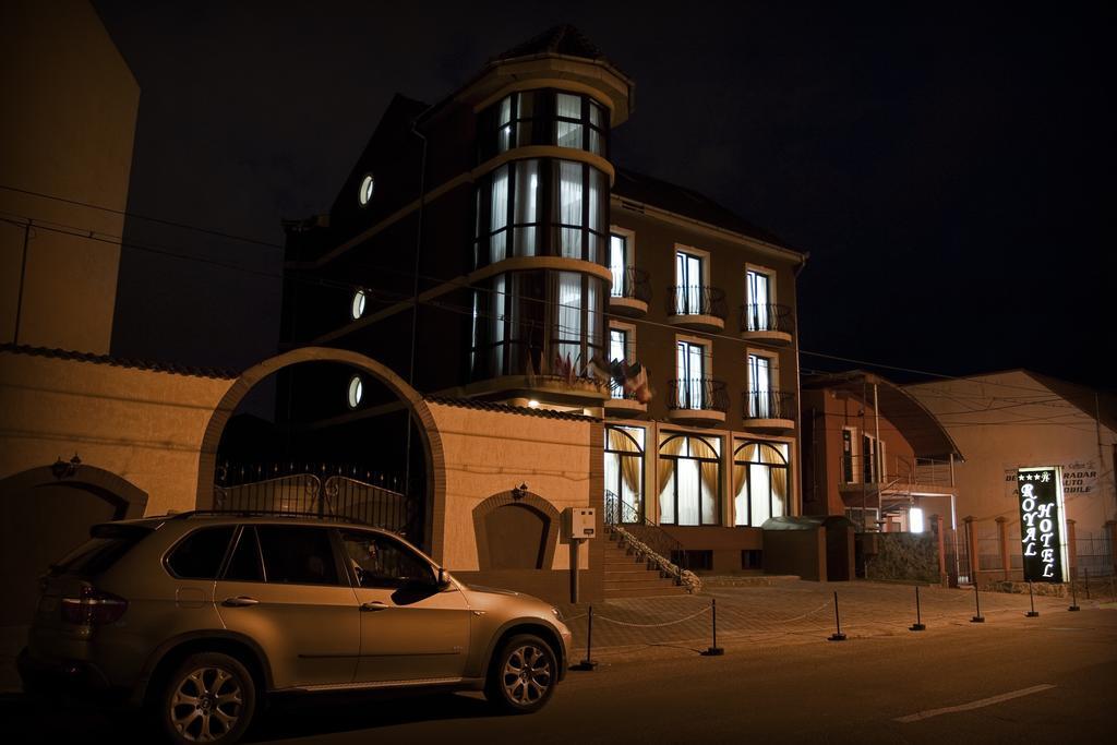 Rhc Royal Hotel Oradea Exterior foto